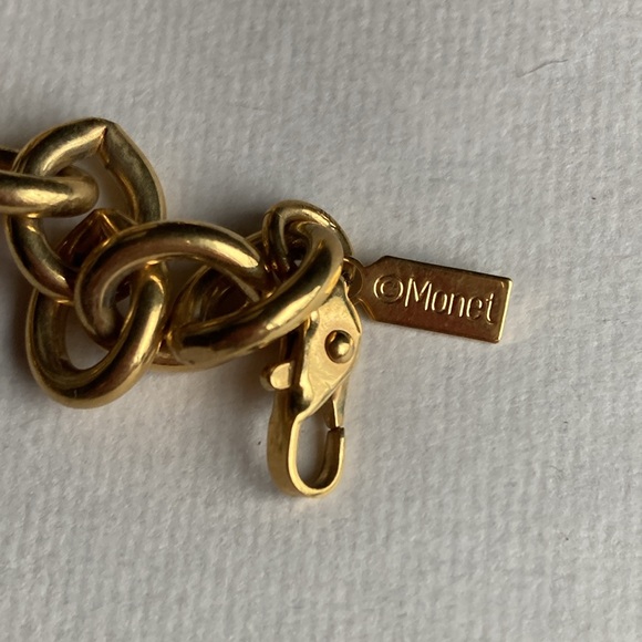 Vintage Monet Gold Tone Heavy Weight  Chain Link Necklace - Picture 3 of 8